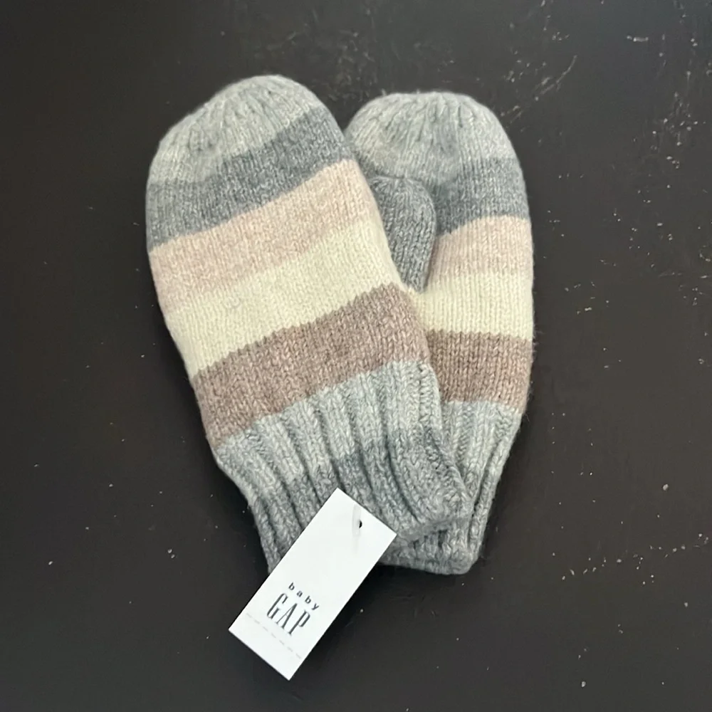 NWT, S/M, GAP, Toddler Mittens